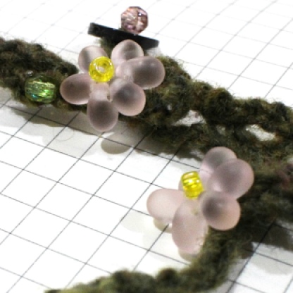 Sakura close up. Brioche beads for petals. A regular bead for the centre.